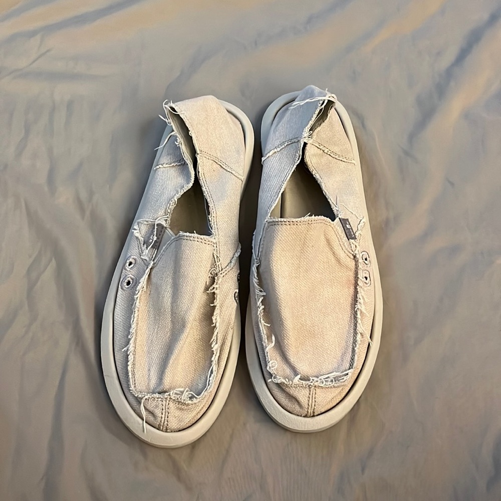 Sanuk Donna slip on shoes size 9